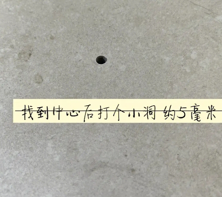 库尔勒瓷砖空鼓维修公司专业解答在瓷砖铺贴过程中，如果砂料搅拌不均匀，将会带来以下问题